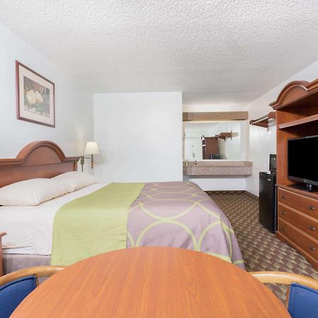Super 8 By Wyndham Riviera Beach West Palm Beach Екстер'єр фото