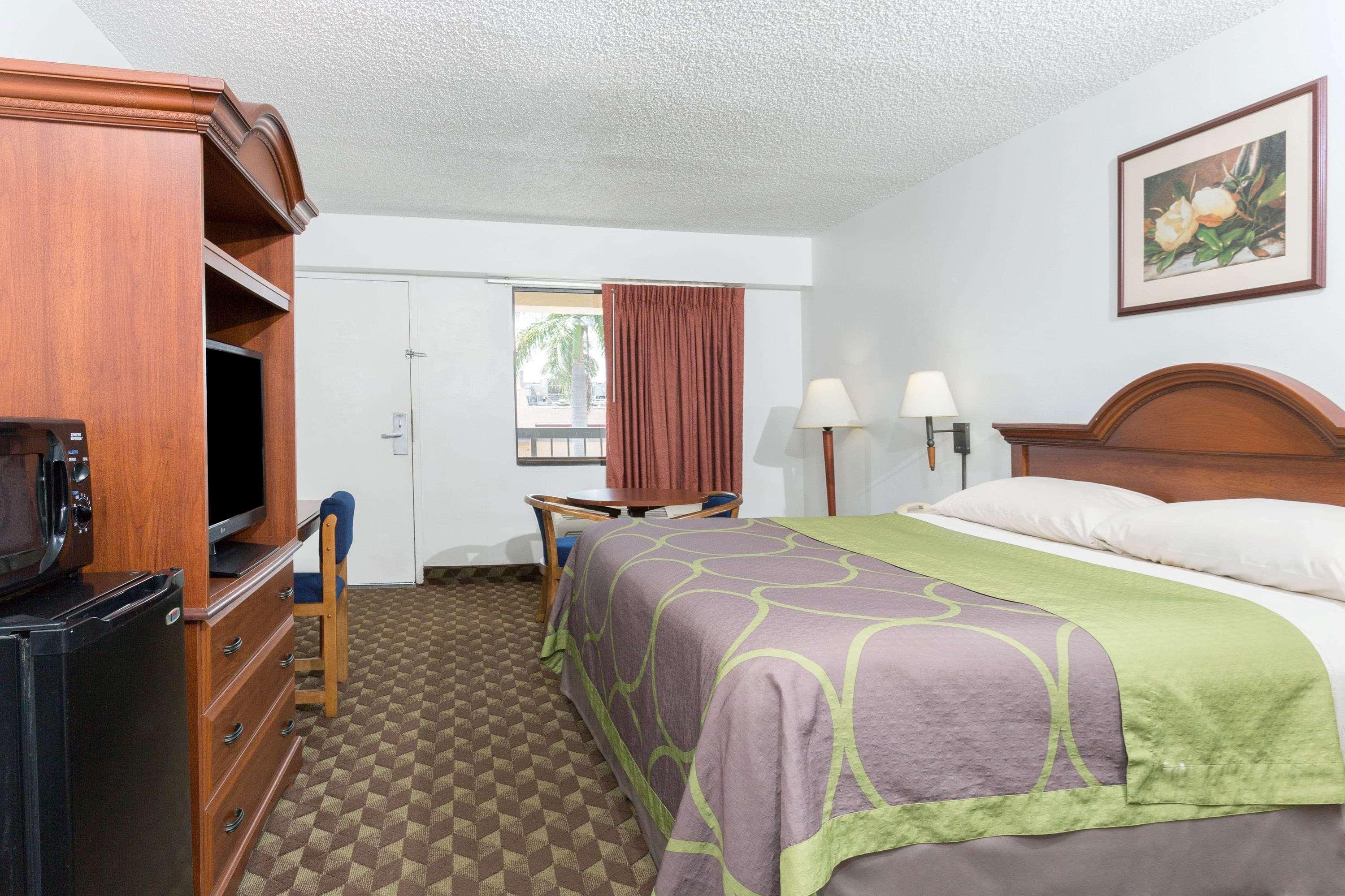 Super 8 By Wyndham Riviera Beach West Palm Beach Екстер'єр фото