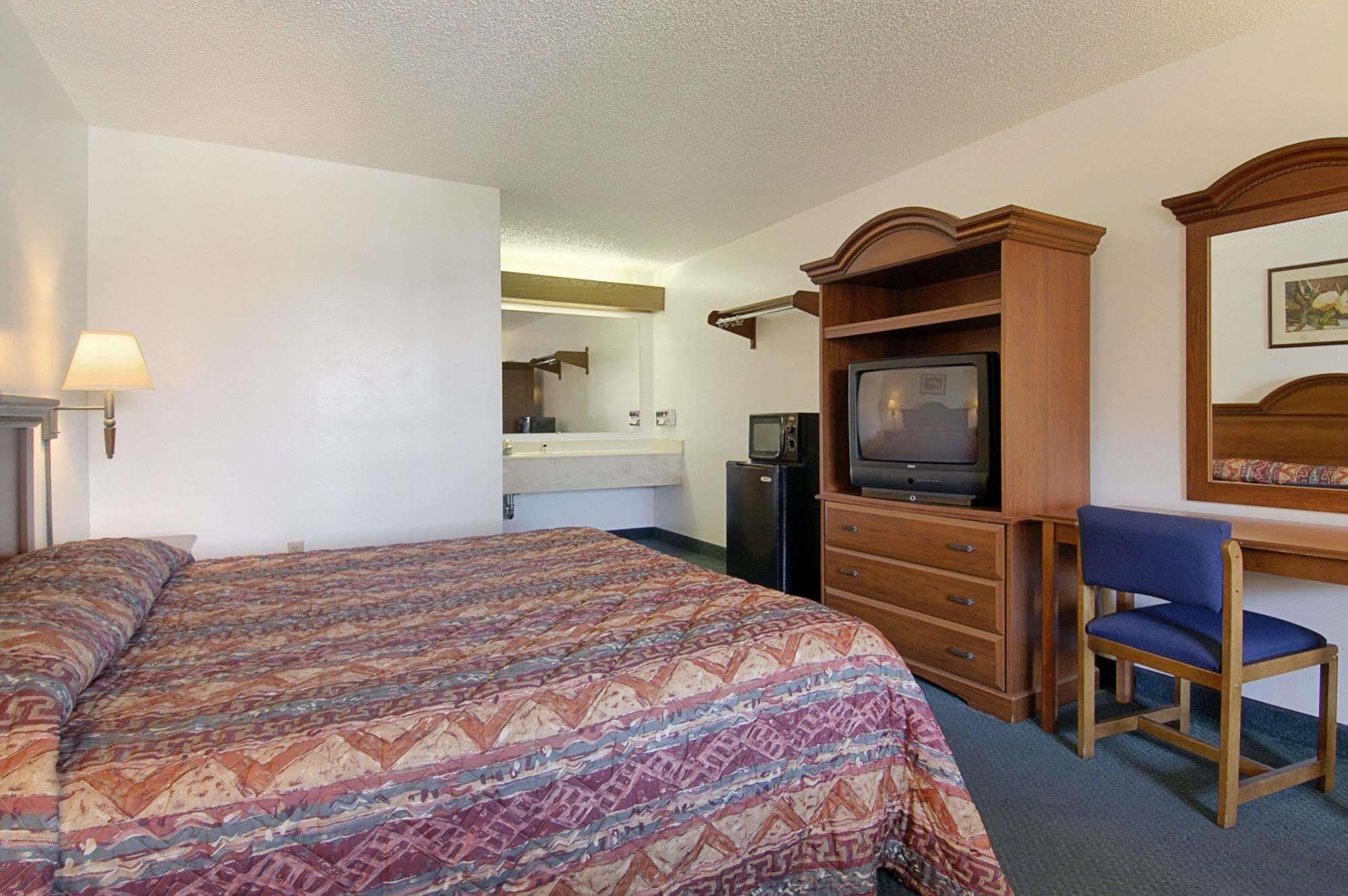 Super 8 By Wyndham Riviera Beach West Palm Beach Екстер'єр фото