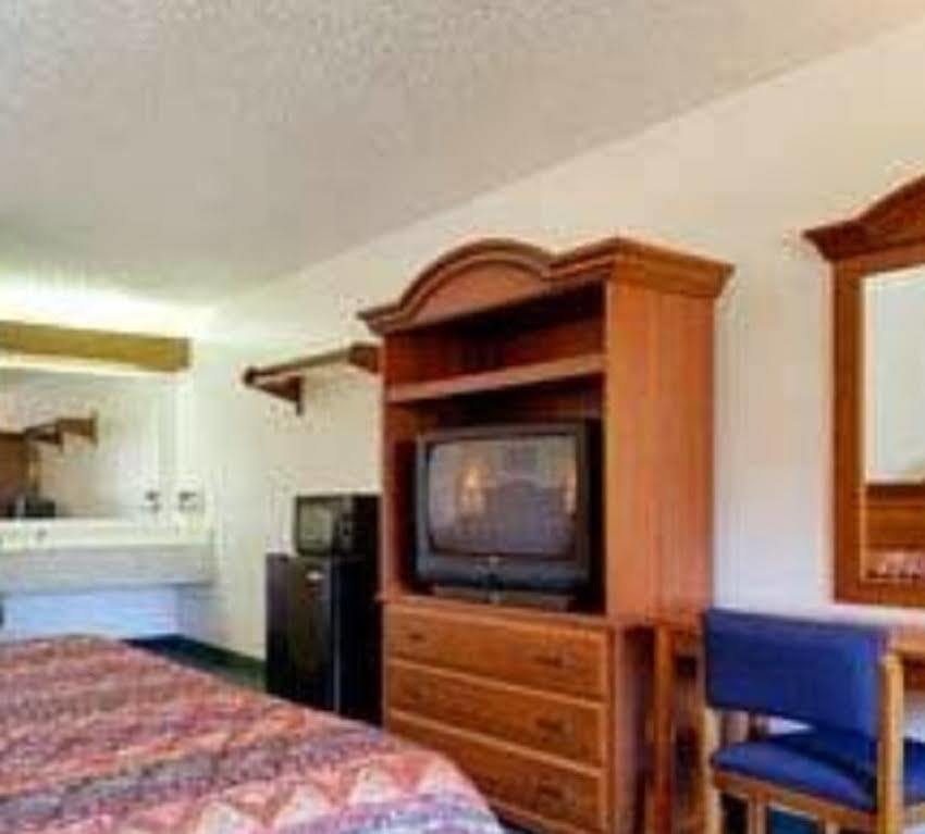 Super 8 By Wyndham Riviera Beach West Palm Beach Екстер'єр фото